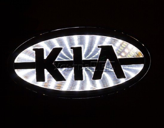 Автозначек с подсветкой на KIA