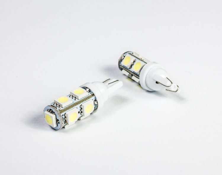 Лампа светодиодная передних габаритов T10-9SMD (white)