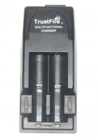 TrustFire TR-001 - универсальное з/у для всех типов Li-Ion аккумуляторов