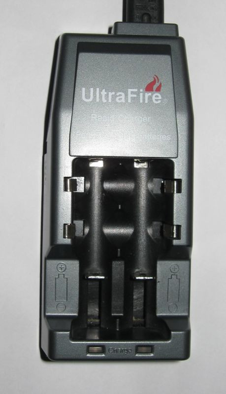 UltraFire WF-139 (універсальне зарядне для літій-іонних акумуляторів (Li-Ion), оригінал)