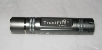 TrustFire TR-801 Светодиод:- Cree XR-E Q5 Световой поток: 230 люмен Мощный, маленький и легкий литиевый фонарь на Q5, идеален для крепления на шлем