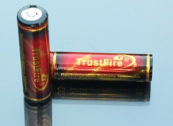 Аккумулятор TrustFire 18650 Li-Ion 3000 mAh 3,7V защищенный Новые литиевые аккумуляторы 18650 от Trustfire повышенной емкости. Дальнейшее развитие народной, "огненной" серии